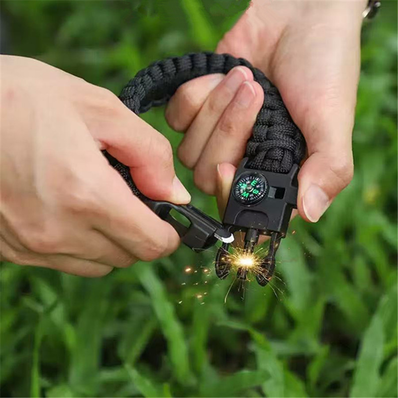 다섯 가지 기능을 하나로! 플린트가 포함된 컴퍼스 팔찌 - Fire Starting Kit 리뷰 및 가격